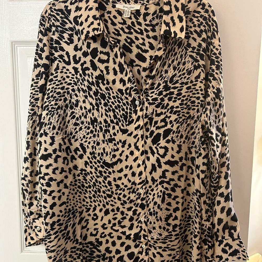 Cream Long Sleeve Boxy Button Down Shirt
Never worn